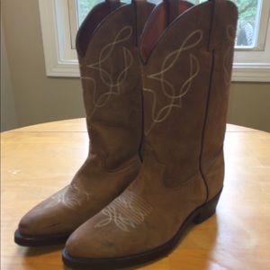 Women’s cowboy boots sz11